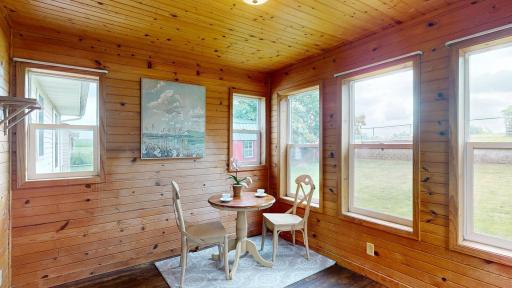 635-6th-Street-NW-Plainview-MN-22-Sunroom-635-6th-St-NW.jpg