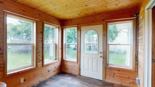 635-6th-Street-NW-Plainview-MN-19-Sunroom-635-6th-St-NW.jpg