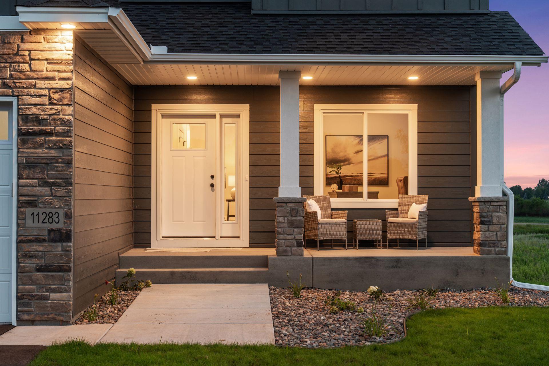 Inviting front porch!