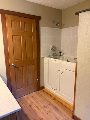 Main Bathroom.jpeg
