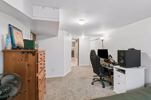 Lower level full bath & bedroom closet