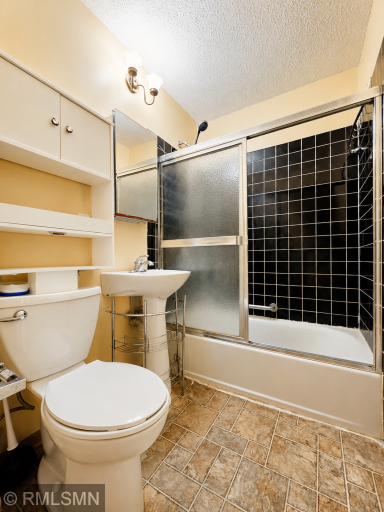 06_Main bathroom.PNG