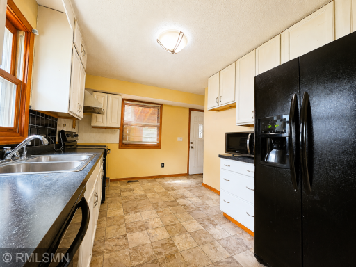 04_Kitchen.PNG