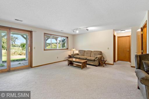 25-web-or-mls-14690_Glenbrook_Ave_Hugo_MN_0045.jpg