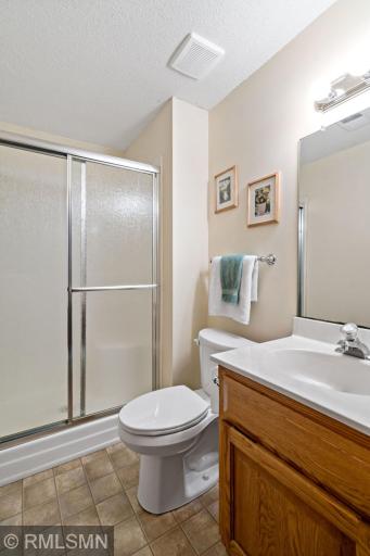 31-web-or-mls-14690_Glenbrook_Ave_Hugo_MN_0051.jpg