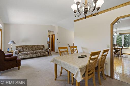 4-web-or-mls-14690_Glenbrook_Ave_Hugo_MN_0024.jpg