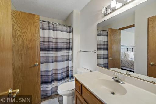 10-web-or-mls-14690_Glenbrook_Ave_Hugo_MN_0030.jpg