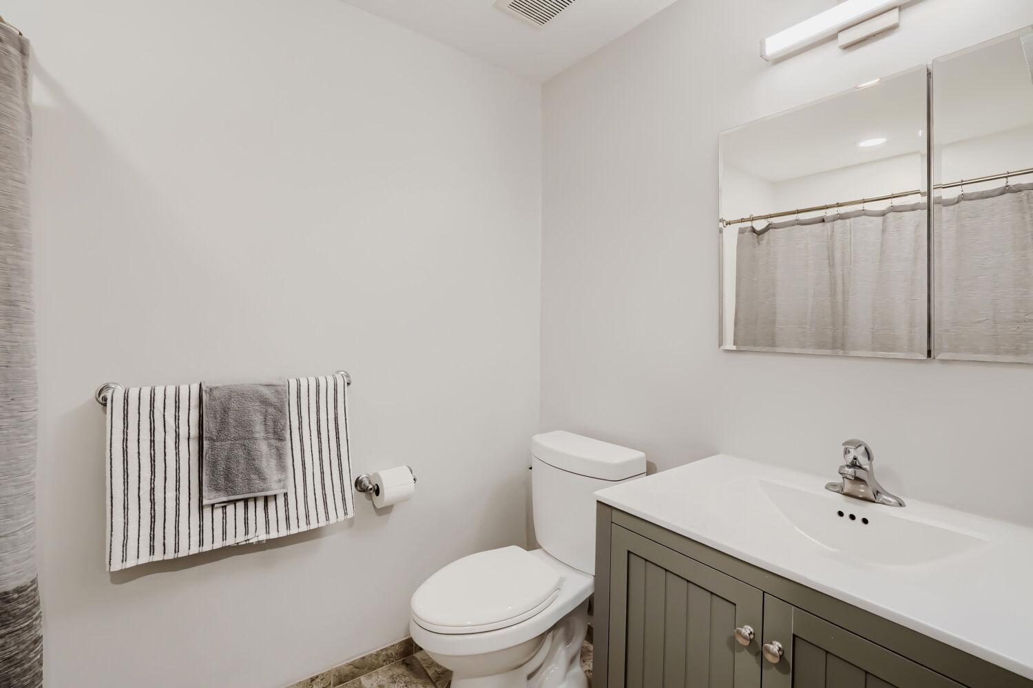 25253 W Comfort Dr - Web Quality - 024 - 21 Bathroom.jpg