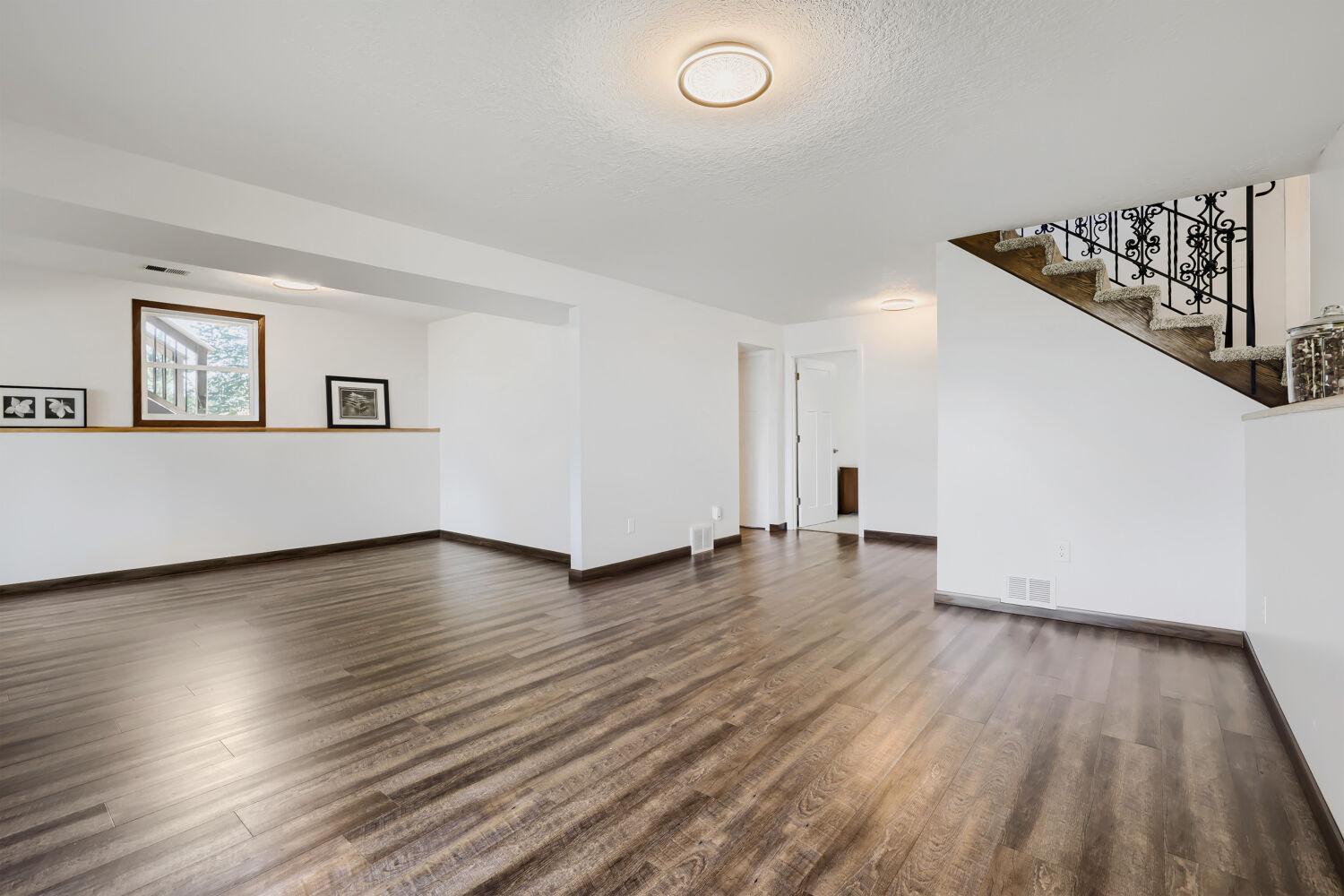 25253 W Comfort Dr - Web Quality - 010 - 07 Living Room.jpg