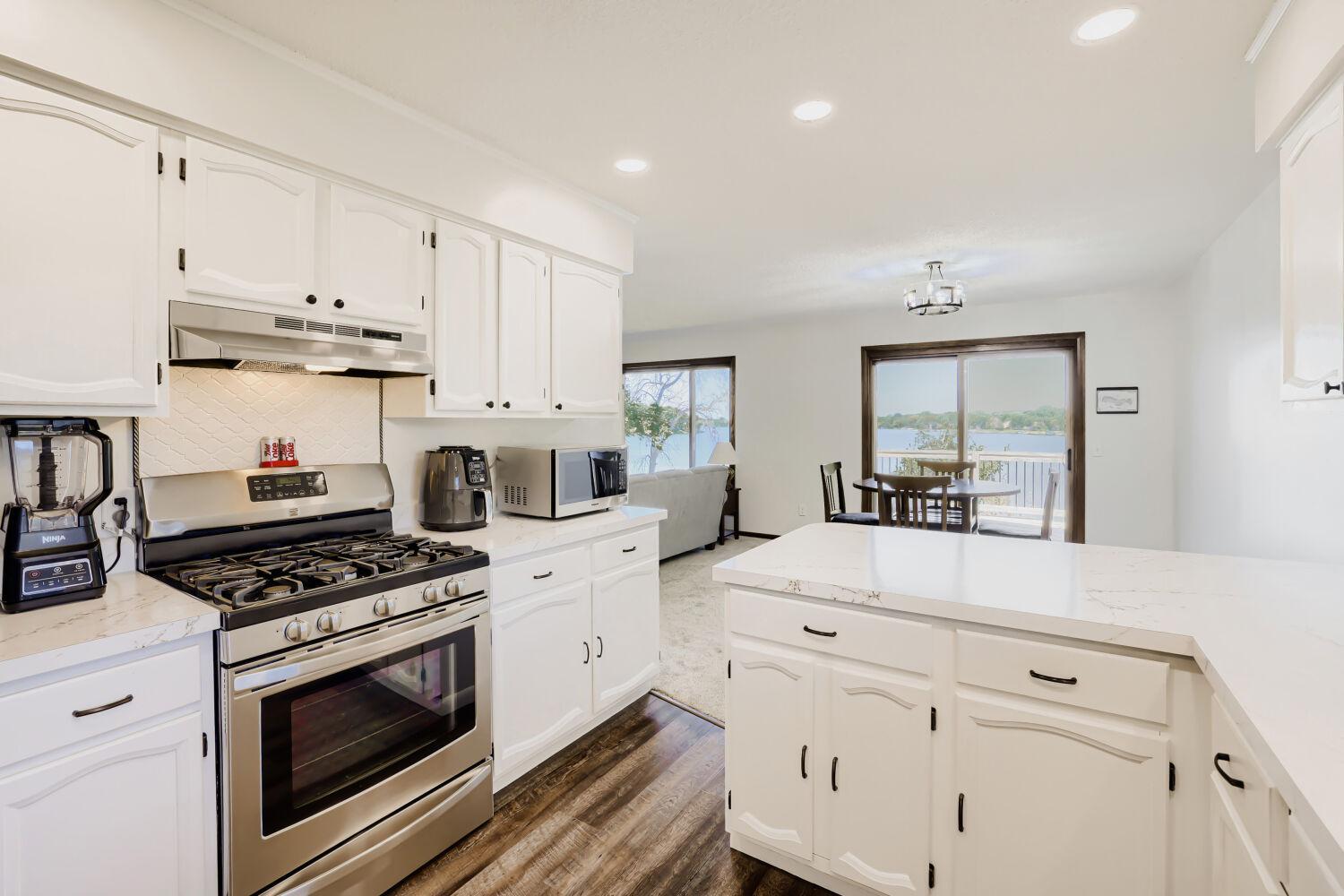25253 W Comfort Dr - Web Quality - 017 - 14 Kitchen.jpg