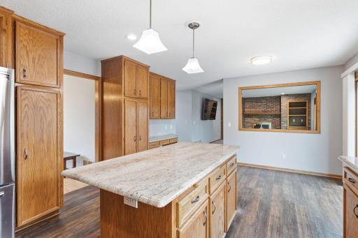 1467 Kings Crest, Eagan, MN 55122