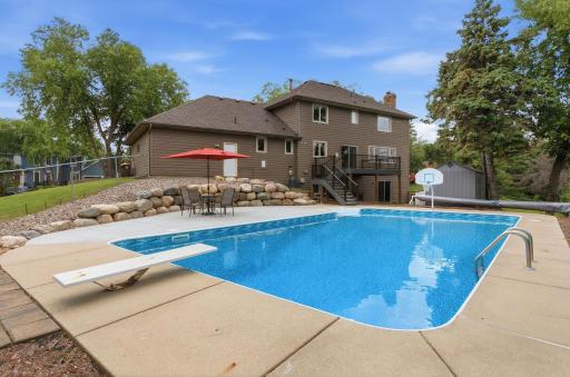1467 Kings Crest, Eagan, MN 55122