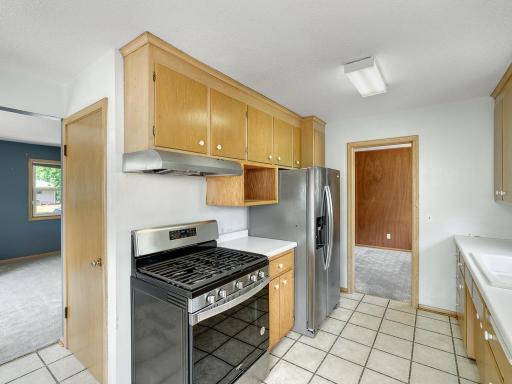 12 - Kitchen.jpg