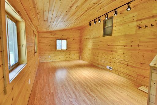 Amazing pine sunroom perfect for a work from home office, mancave, or a potential 4th bedroom!!!