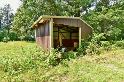 Nice Lien to for additional storage or animals!!!