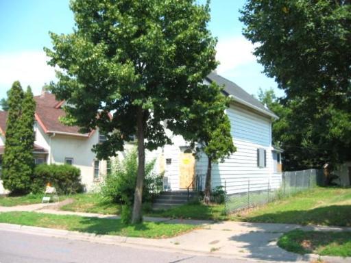 907 20th Avenue NE, Minneapolis, MN 55418