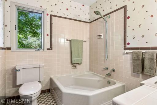45 Evergreen Road, White Bear Lake, MN 55110