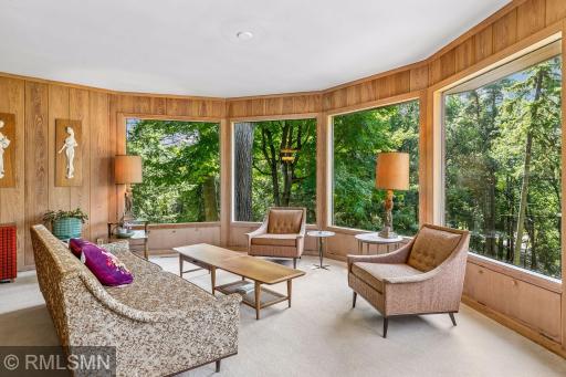 Rare Dellwood Mid-Century with stunning views