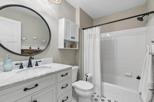 505 Severn Way, Eagan, MN 55123