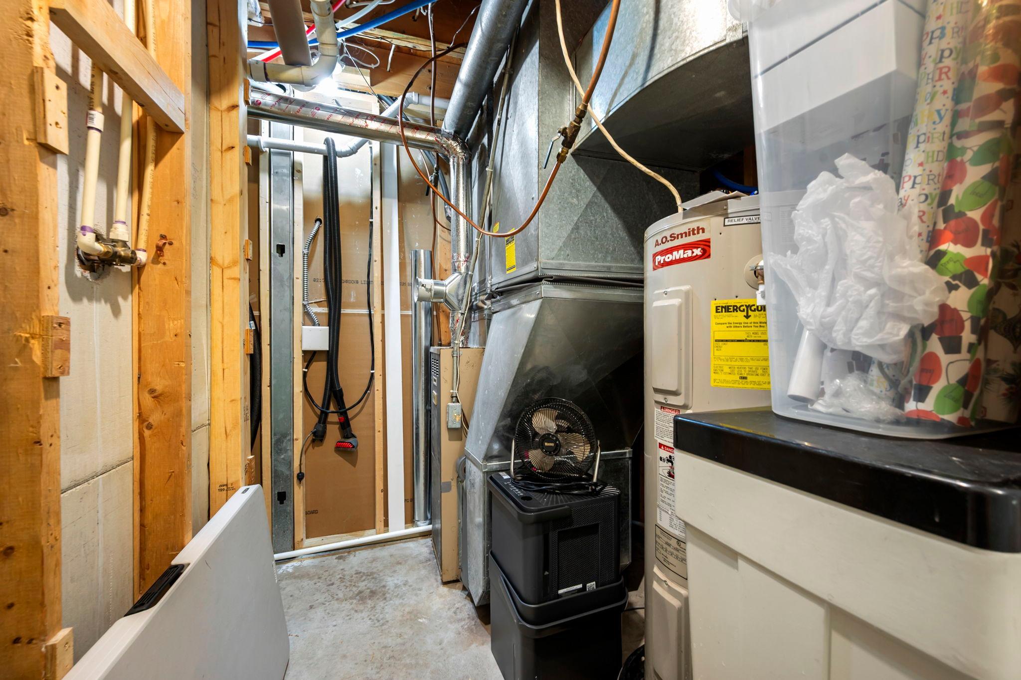 86-web-or-mls-27299 Potomac St-165.jpg