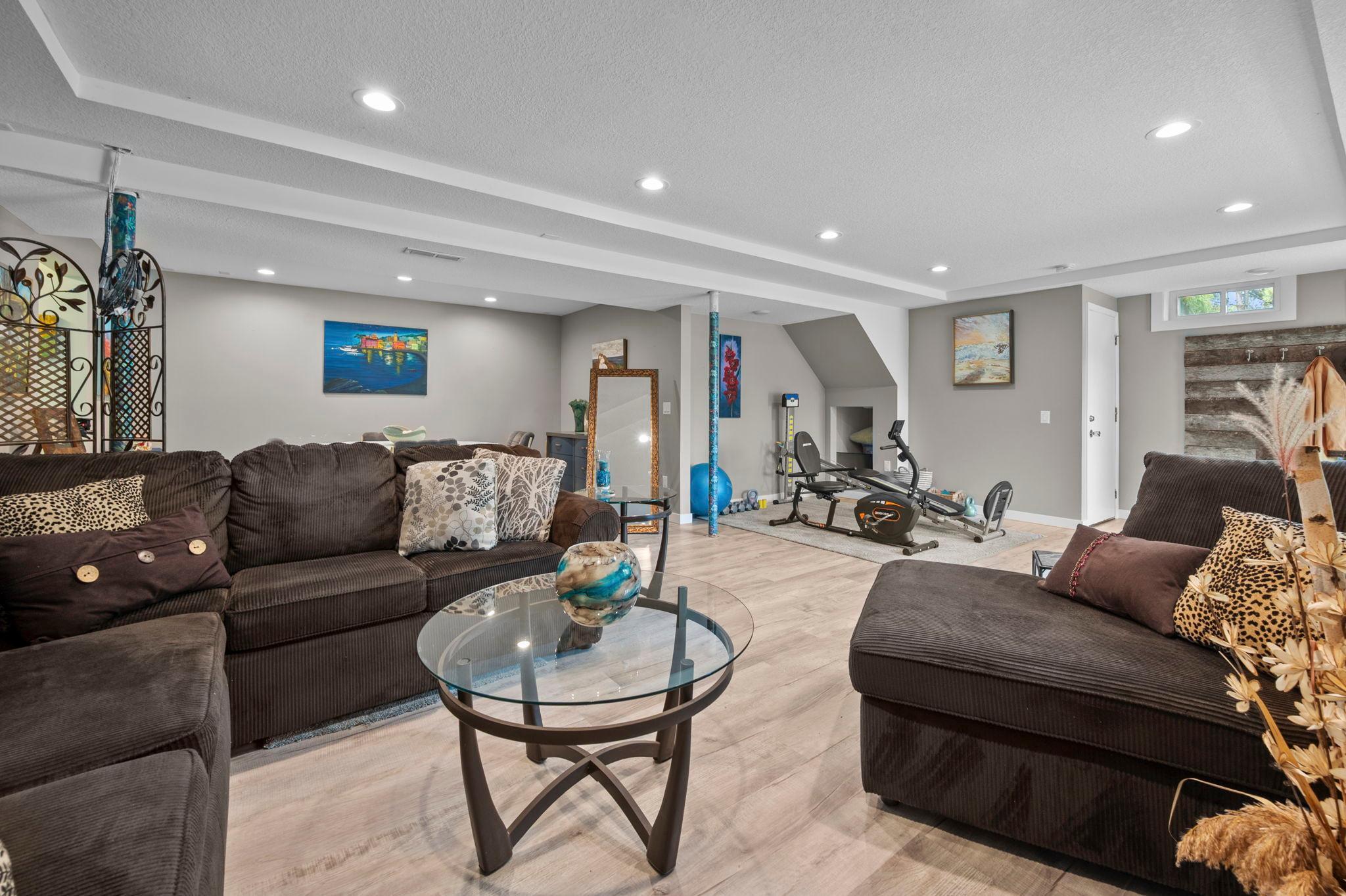 62-web-or-mls-27299 Potomac St-264.jpg
