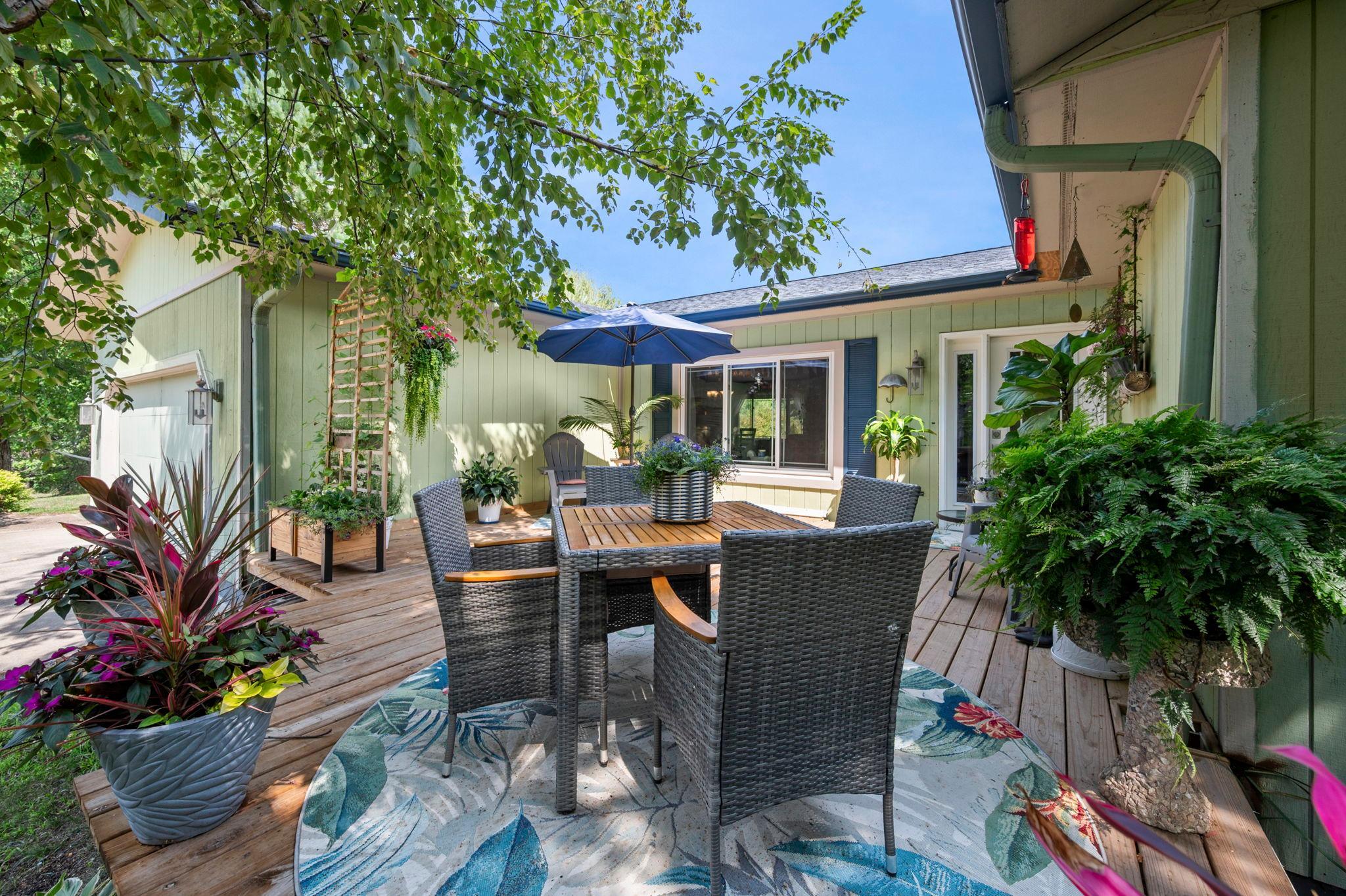 30-web-or-mls-27299 Potomac St-319.jpg