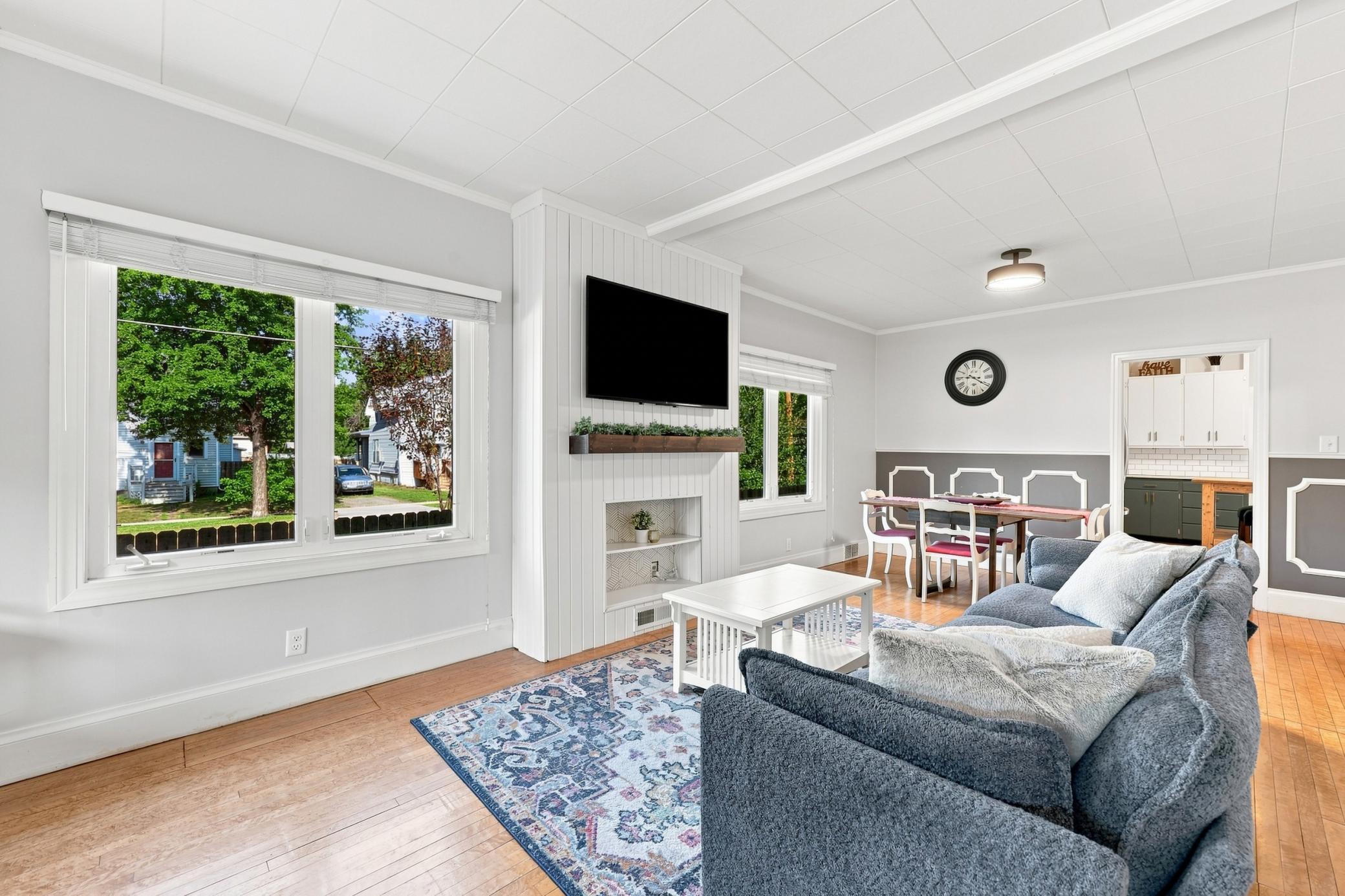 Living Room / Dining Area