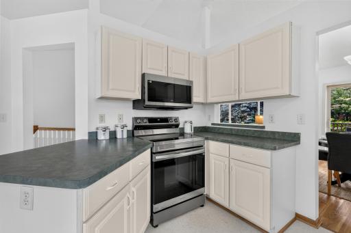 1911 Queens Drive, Saint Paul, MN 55125