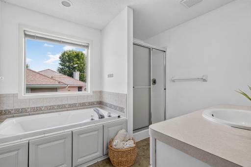 1911 Queens Drive, Saint Paul, MN 55125