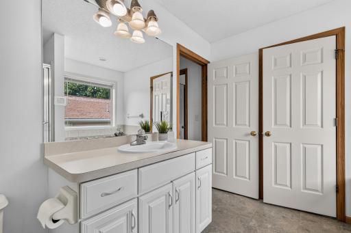 1911 Queens Drive, Saint Paul, MN 55125
