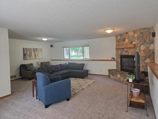 1911 Queens Drive, Saint Paul, MN 55125