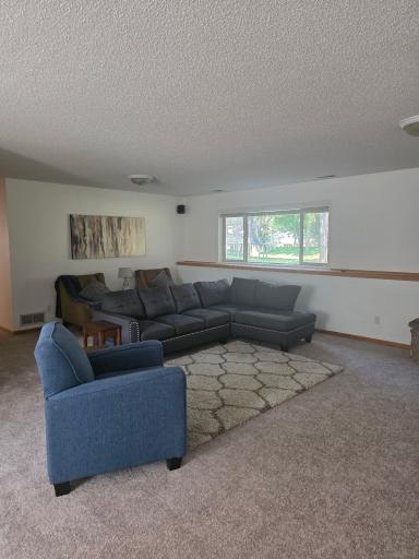 1911 Queens Drive, Saint Paul, MN 55125
