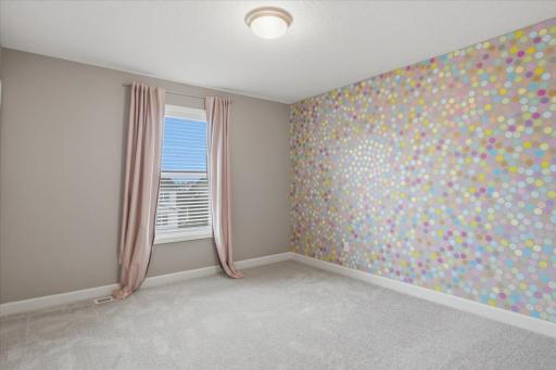 Upper-level bedroom #4