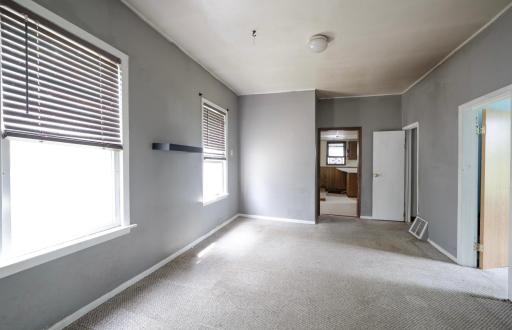 568 Lawson Avenue W, Saint Paul, MN 55117