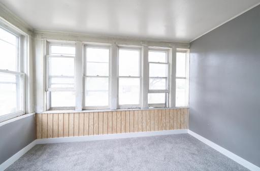 568 Lawson Avenue W, Saint Paul, MN 55117
