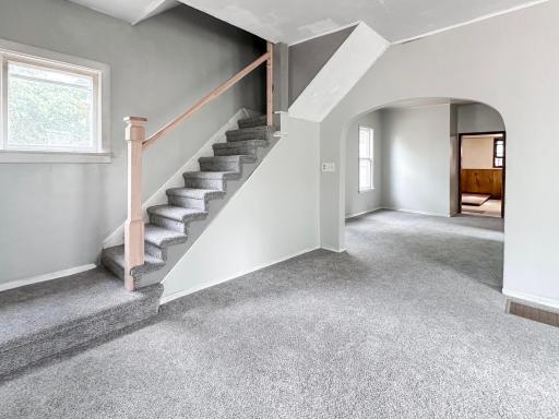 568 Lawson Avenue W, Saint Paul, MN 55117