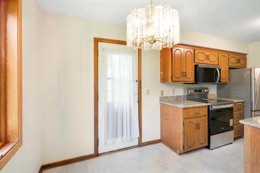 7244 Hunters Run, 21D, Eden Prairie, MN 55346