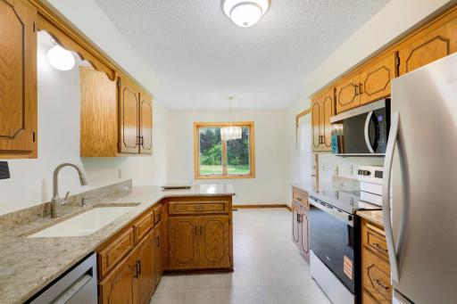 7244 Hunters Run, 21D, Eden Prairie, MN 55346