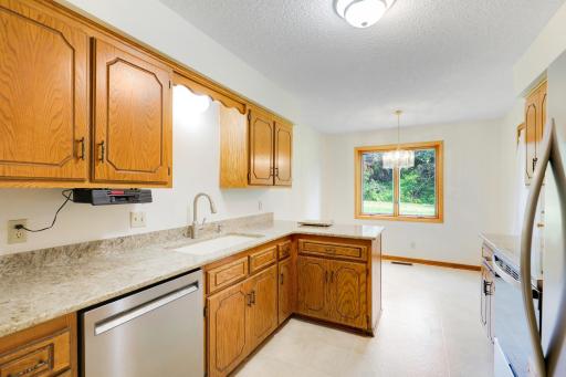 7244 Hunters Run, 21D, Eden Prairie, MN 55346