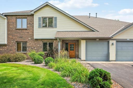 7244 Hunters Run, 21D, Eden Prairie, MN 55346
