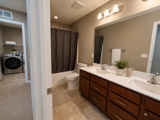 Upper-level bathroom