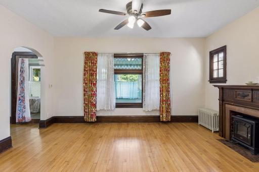 4027 Penn Avenue N, Minneapolis, MN 55412