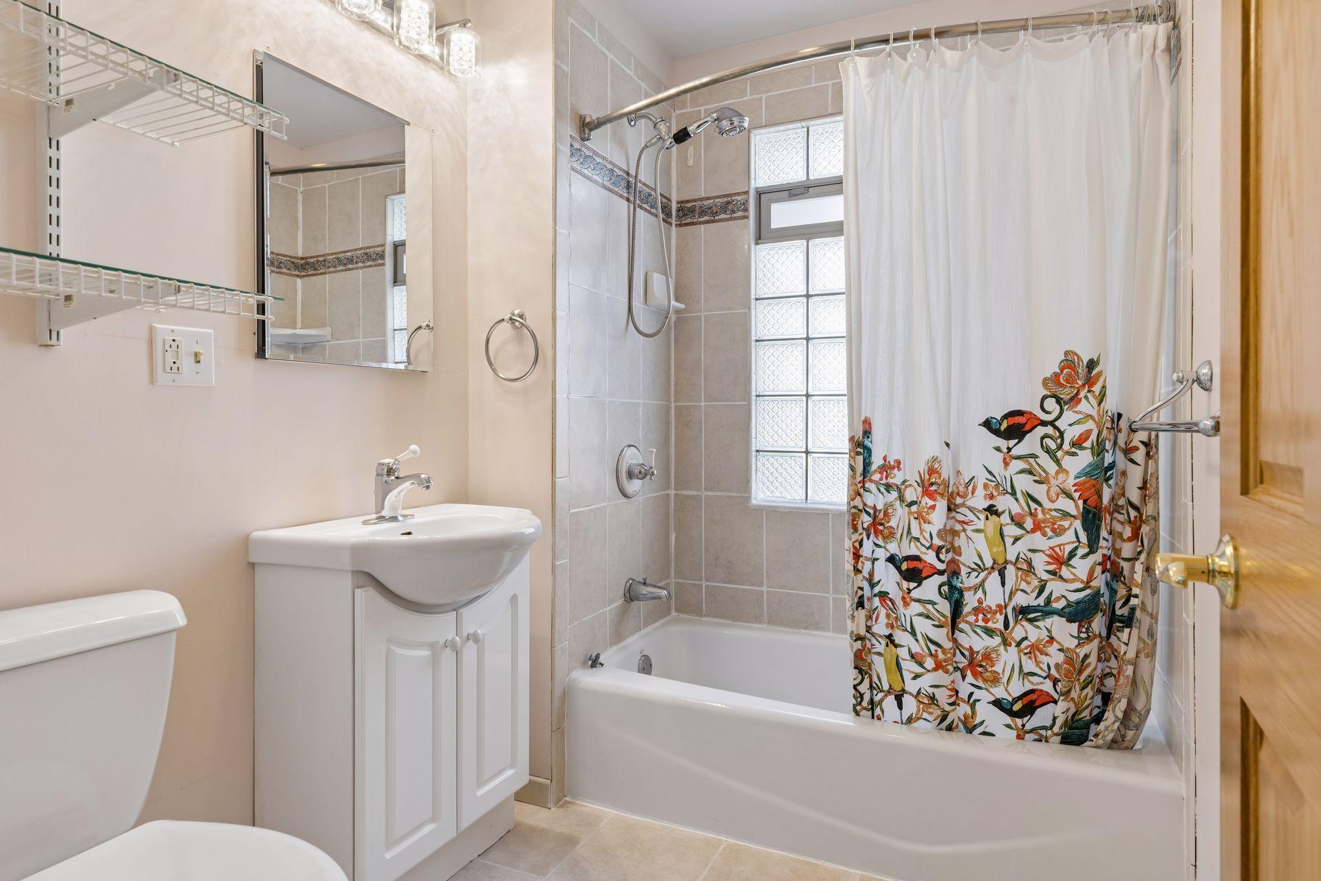 Main floor full bath