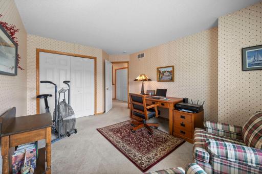 15030 Dunwood Trail, Apple Valley, MN 55124
