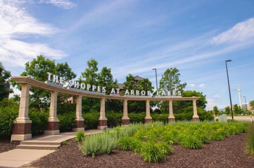 Enjoy lots of nearby shopping and dining!