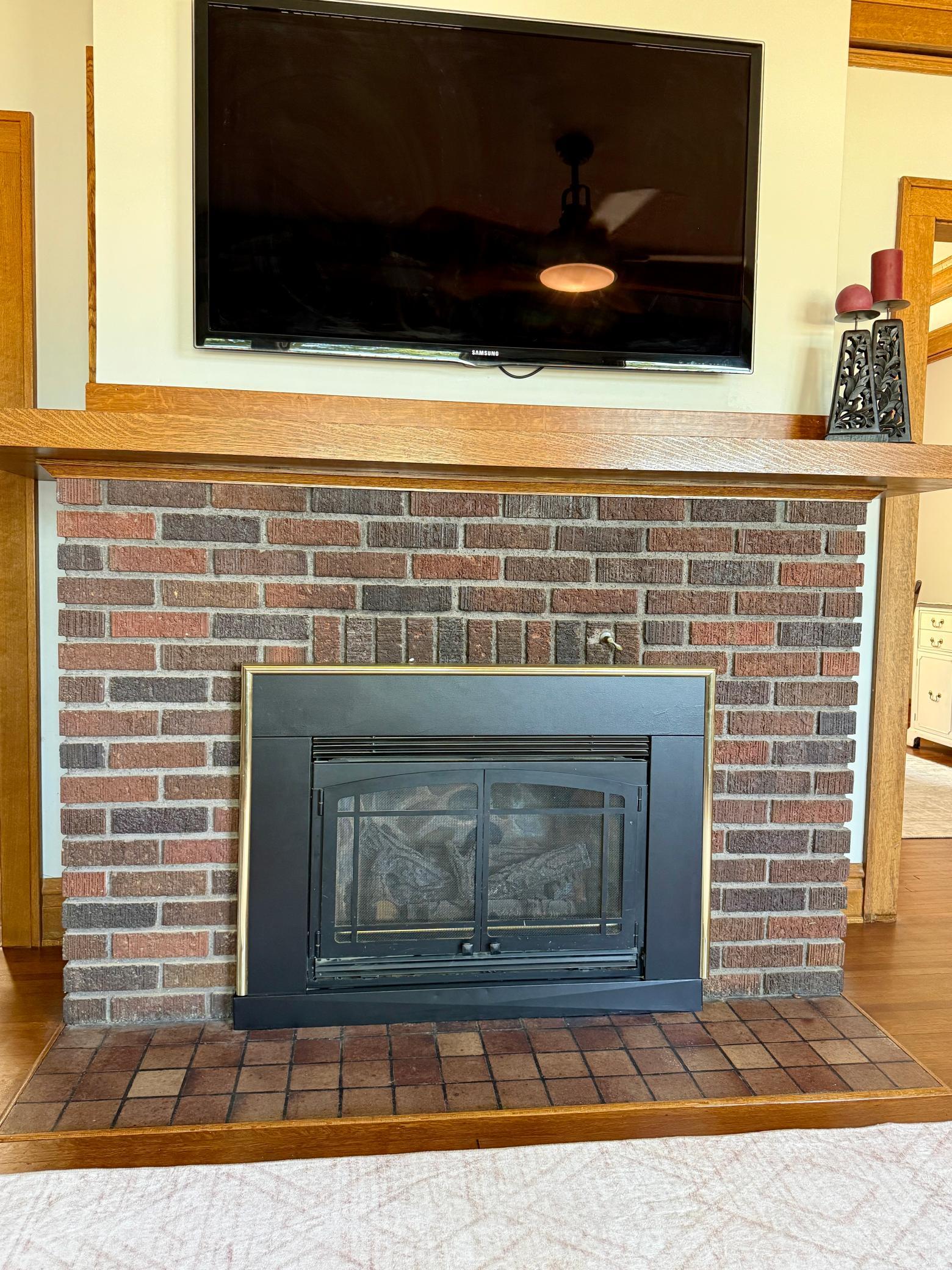 Gas Fireplace, Living Room