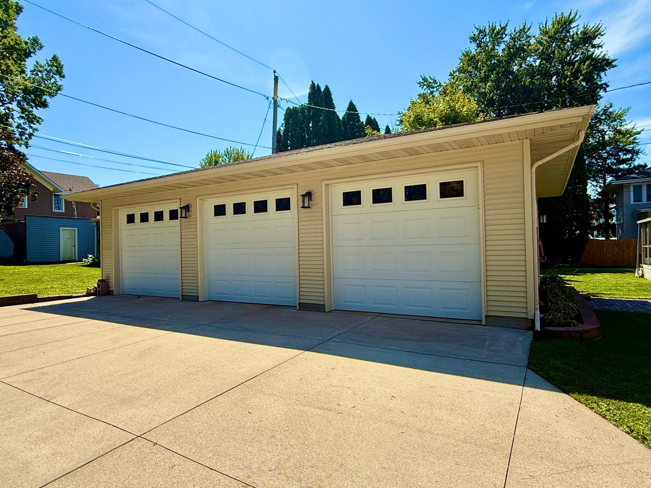 3 Car Heated Garage