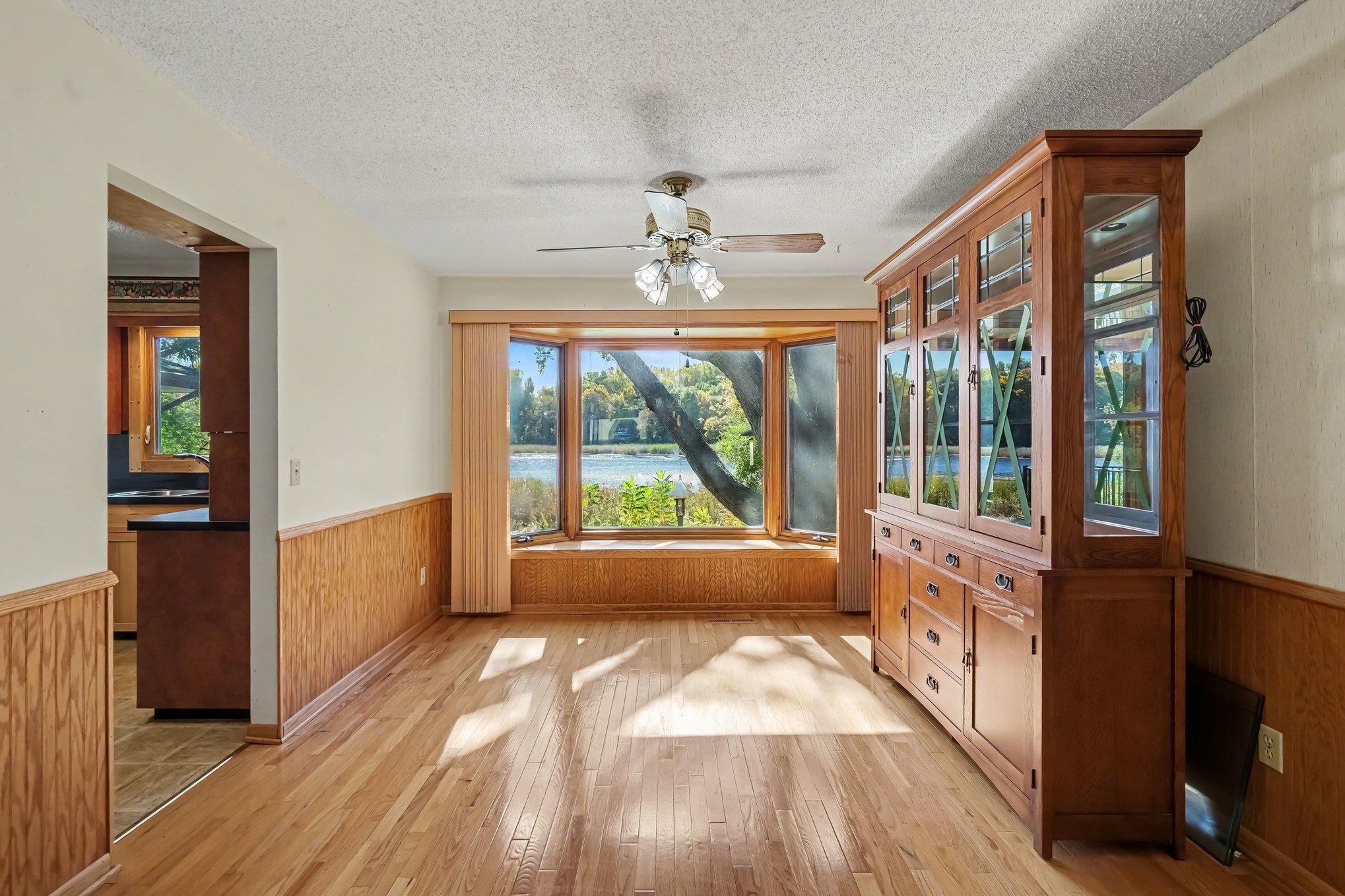Dining area off Living Room offers lakeviews