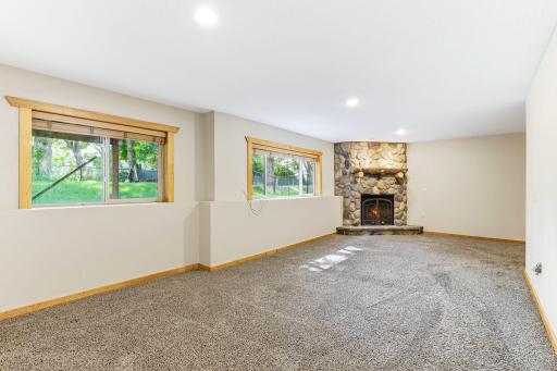 34-web-or-mls-9918-Kiwi-Ave-34.jpg