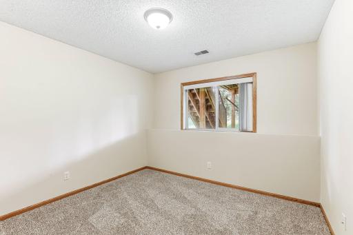 35-web-or-mls-9918-Kiwi-Ave-35.jpg
